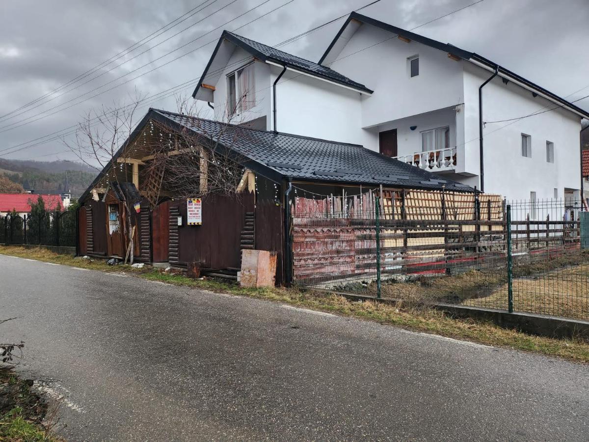 Отель Casa Denisa Vidraru Transfgarasan Capatineni-Ungureni Экстерьер фото